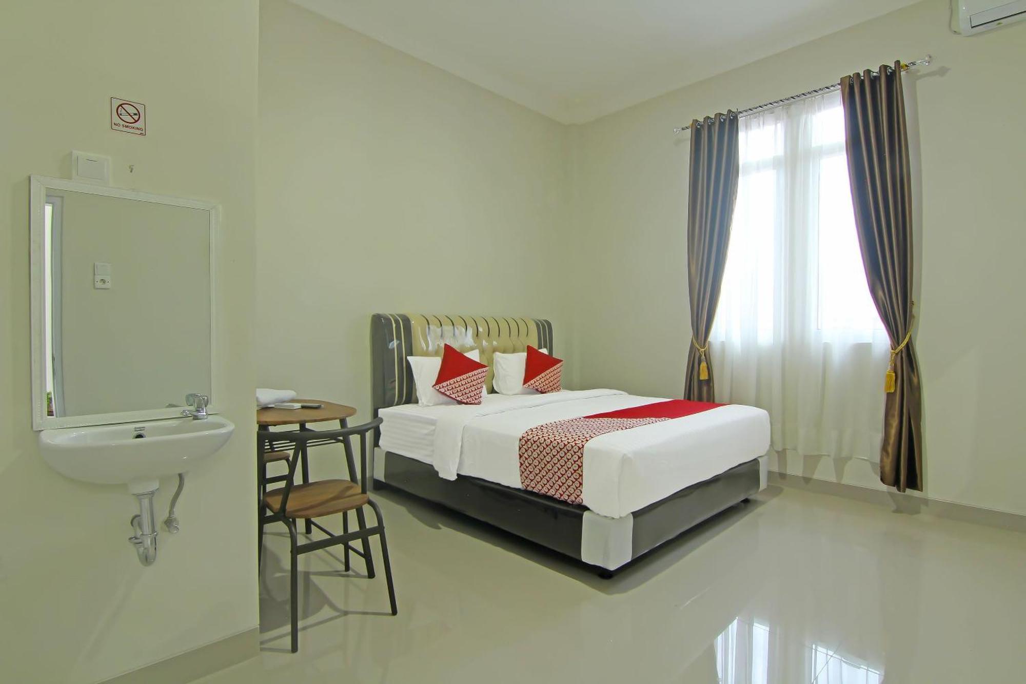 Utama Residence Padang  Exterior photo