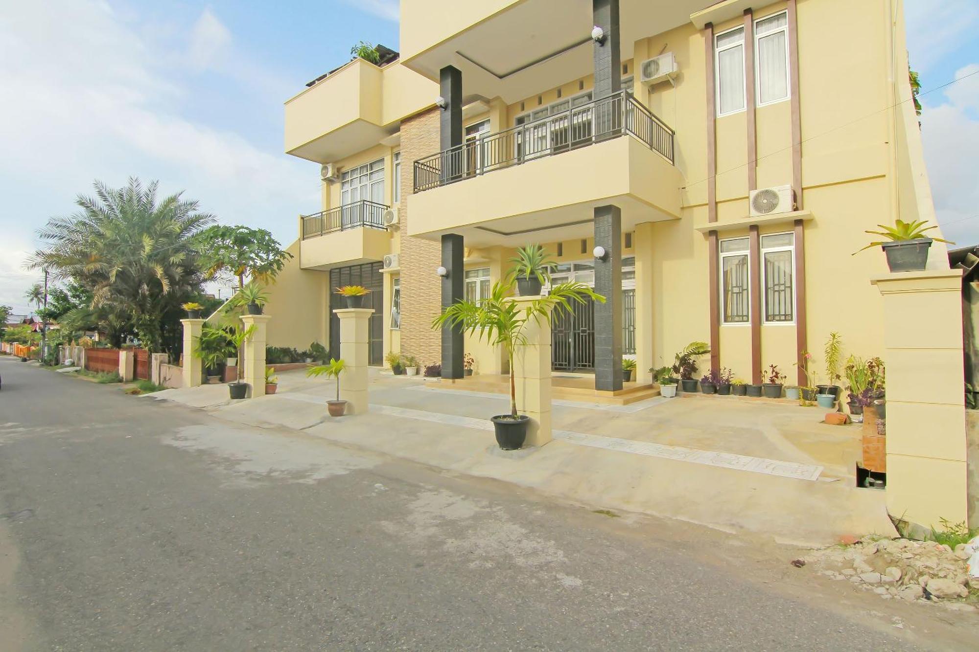 Utama Residence Padang  Exterior photo