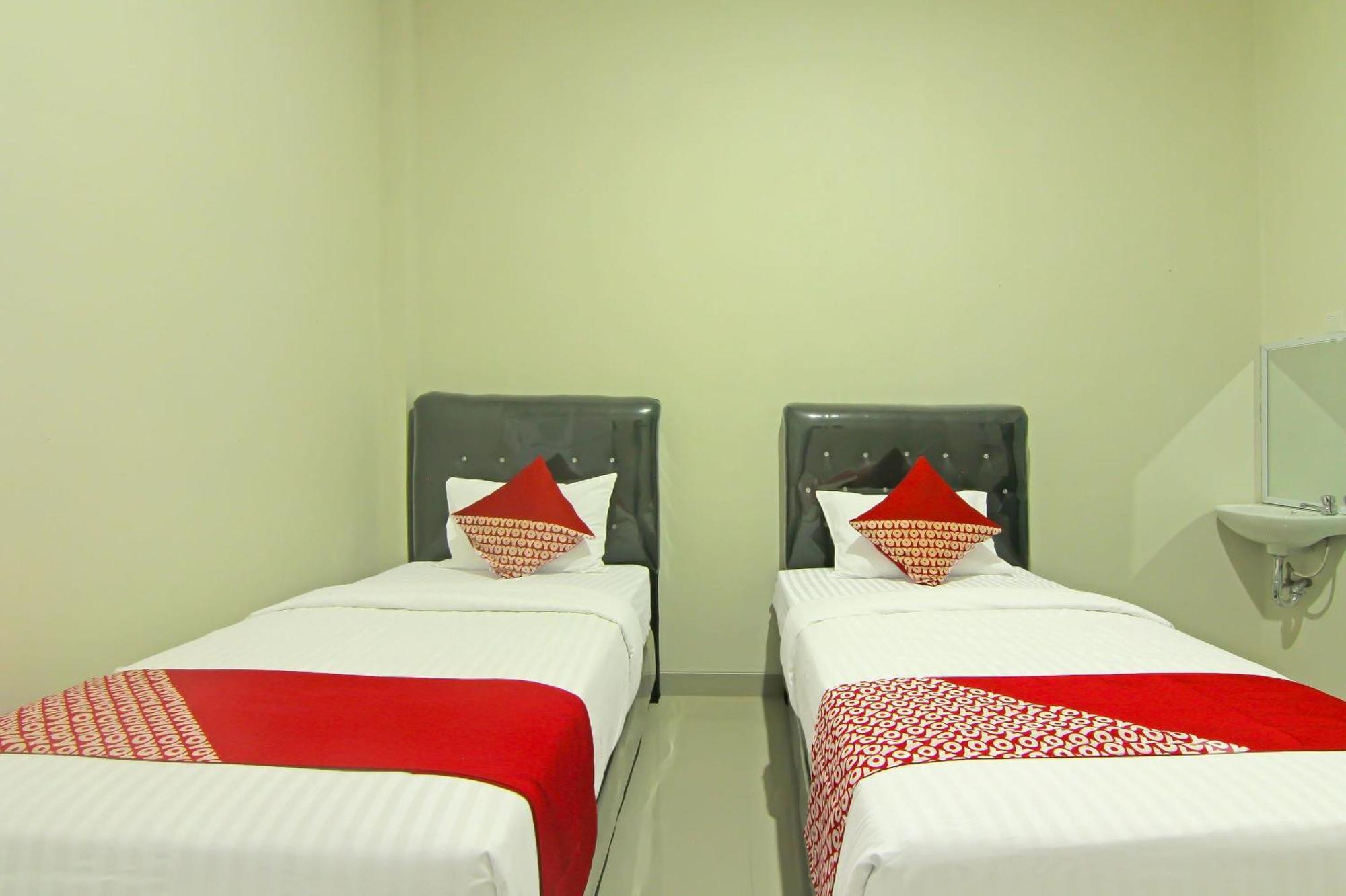 Utama Residence Padang  Exterior photo